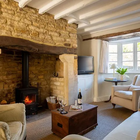 Gleneda Cottage - A Renovated, Traditional Cotswold Cottage Full Of Charm With Fireplace And Garden Bourton on the Hill Exterior photo