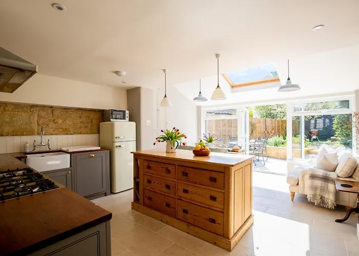 Gleneda Cottage - A Renovated, Traditional Cotswold Cottage Full Of Charm With Fireplace And Garden