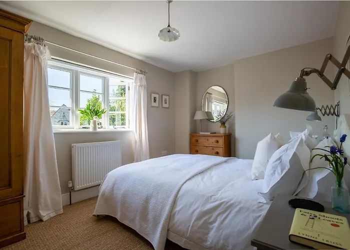 Gleneda Cottage - A Renovated, Traditional Cotswold Cottage Full Of Charm With Fireplace And Garden