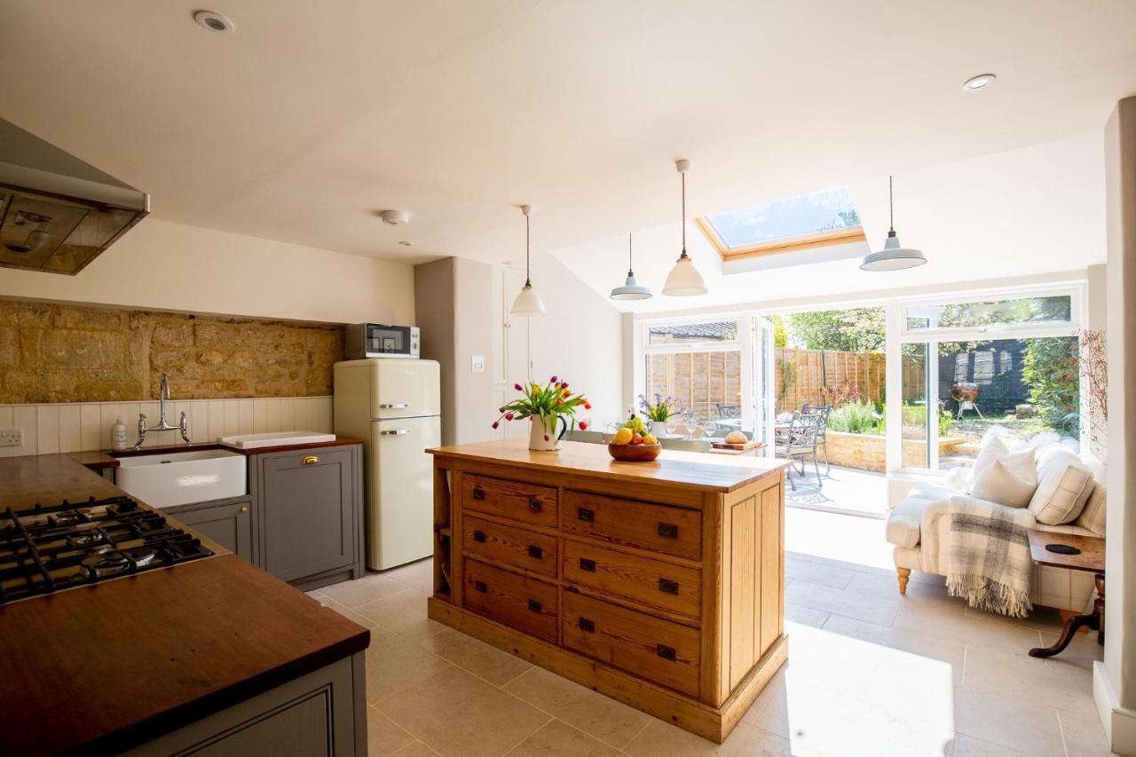 Holiday home Gleneda - A Renovated, Traditional Cotswold Full Of Charm With Fireplace And Garden