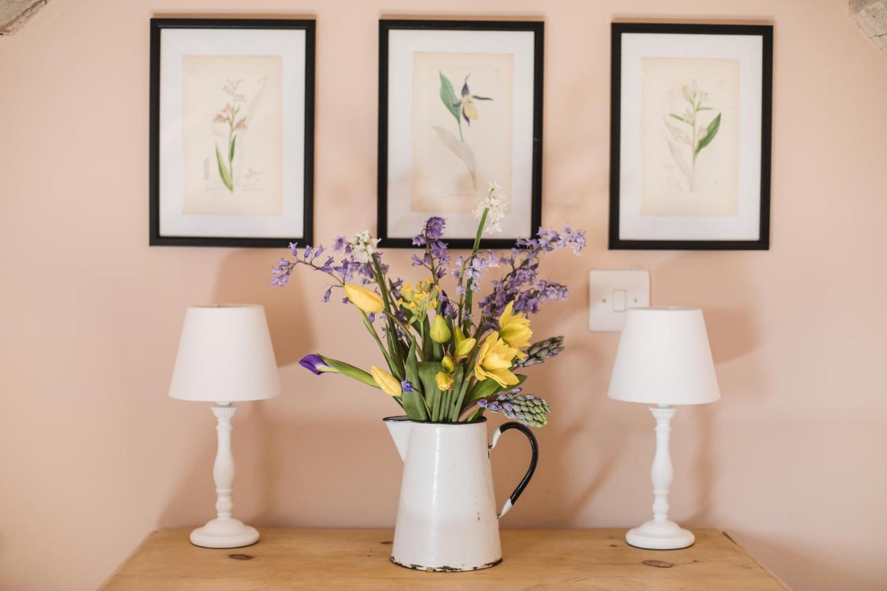 Gleneda - A Renovated, Traditional Cotswold Full Of Charm With Fireplace And Garden *