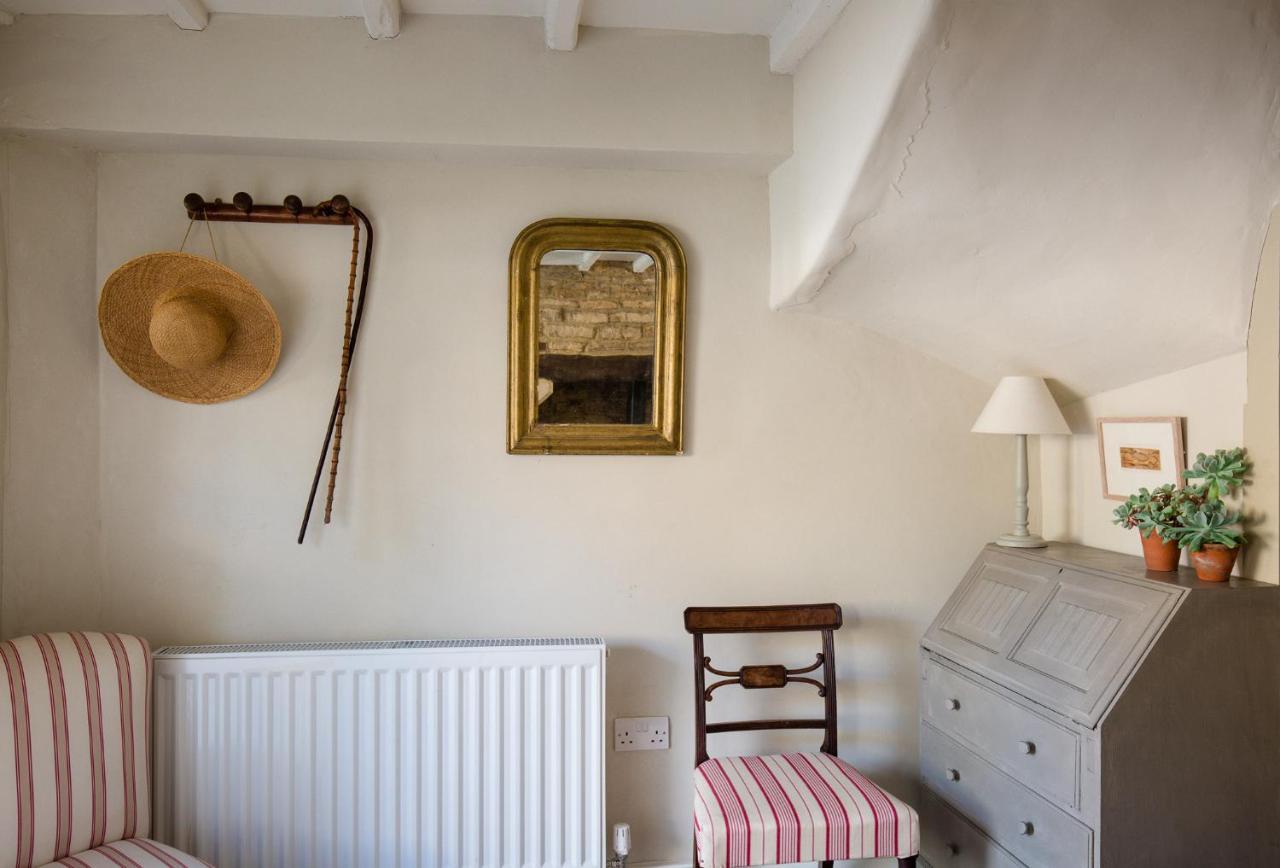 Gleneda - A Renovated, Traditional Cotswold Full Of Charm With Fireplace And Garden Bourton on the Hill