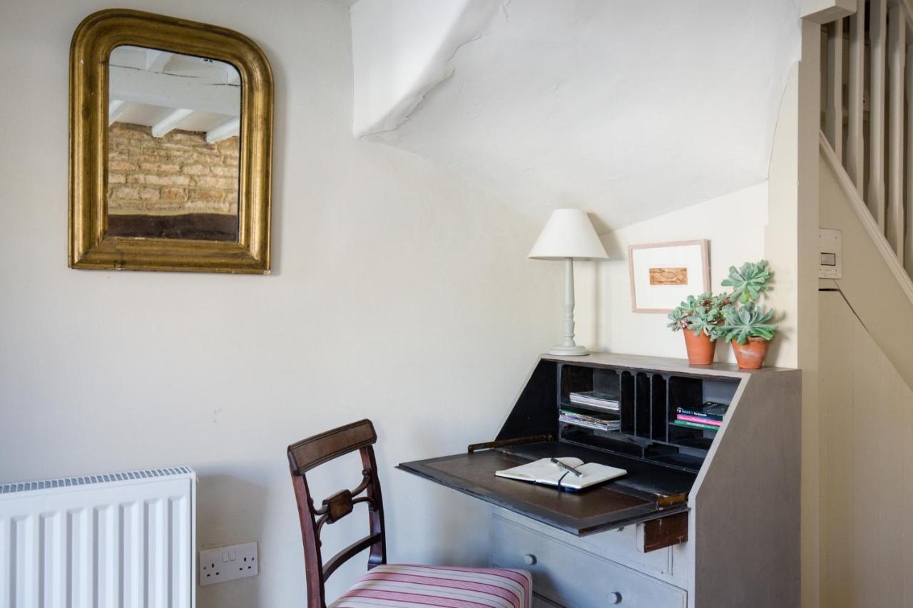 Holiday home Gleneda - A Renovated, Traditional Cotswold Full Of Charm With Fireplace And Garden Bourton on the Hill