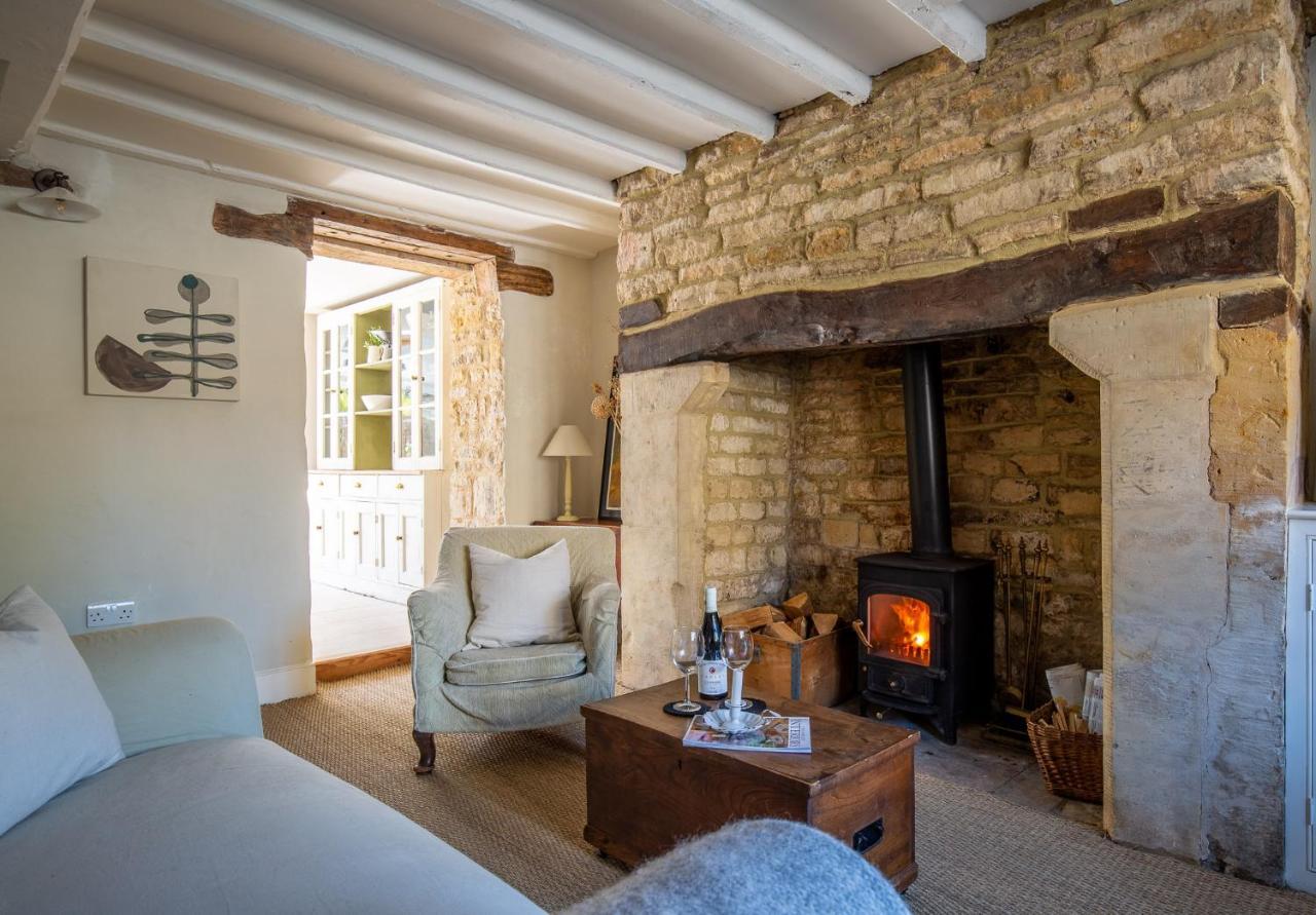 Gleneda - A Renovated, Traditional Cotswold Full Of Charm With Fireplace And Garden *