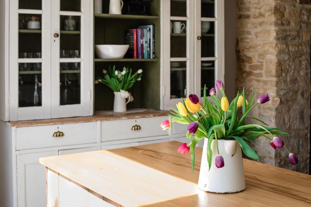 Gleneda - A Renovated, Traditional Cotswold Full Of Charm With Fireplace And Garden Holiday home *