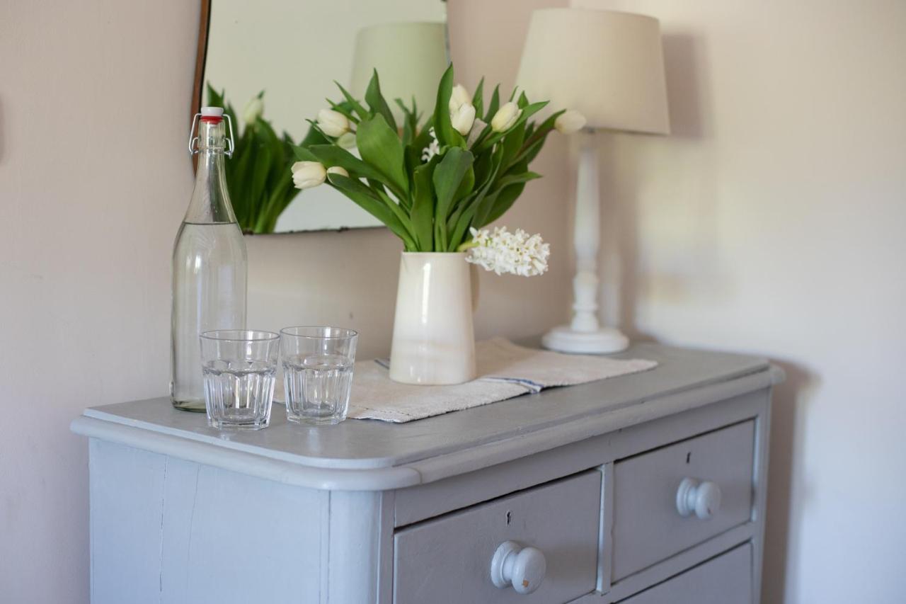 Gleneda - A Renovated, Traditional Cotswold Full Of Charm With Fireplace And Garden * Bourton on the Hill
